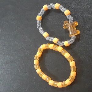 🌹 Beaded bracelets with dog.